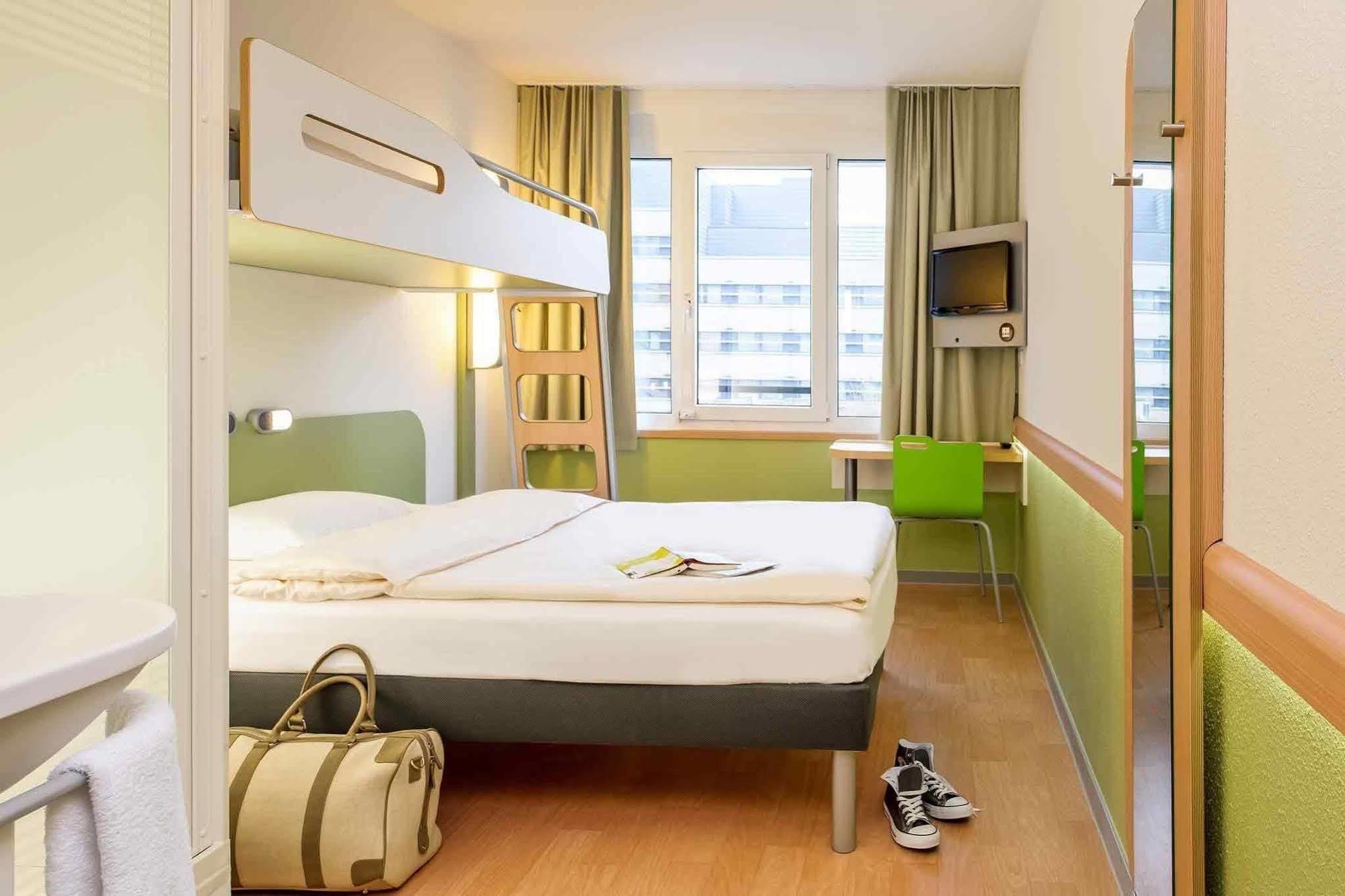 Hotel Ibis Budget Bern Expo Esterno foto